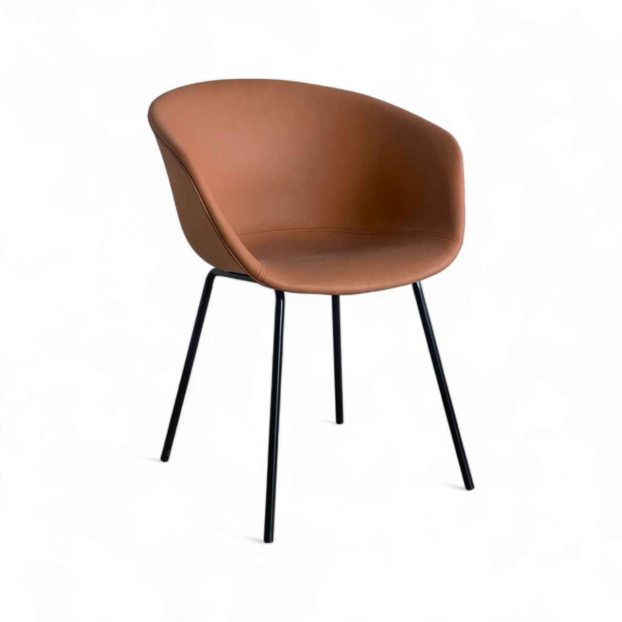 Silla auxiliar de diseño Bolga tapizada color café para restaurante o cafetería