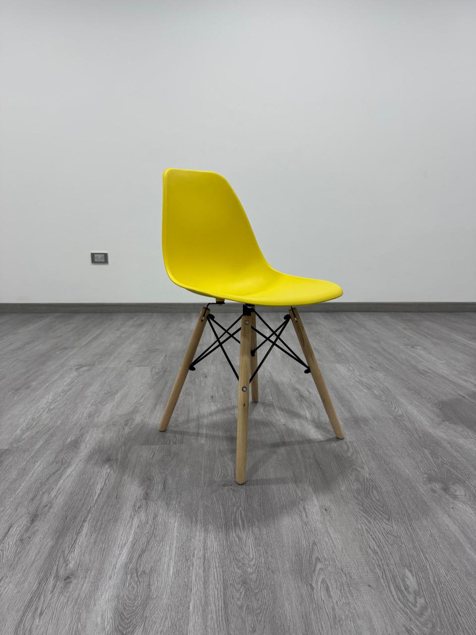 Silla Eames Polipropileno x 2 unidades