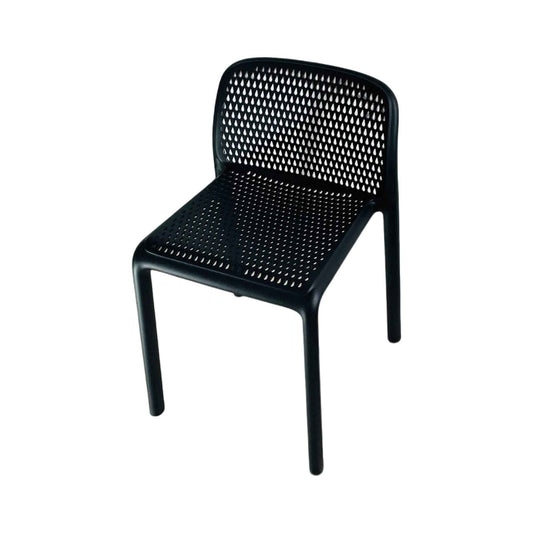 Silla Lecco negra en polipropileno para terraza, jardín o restaurante