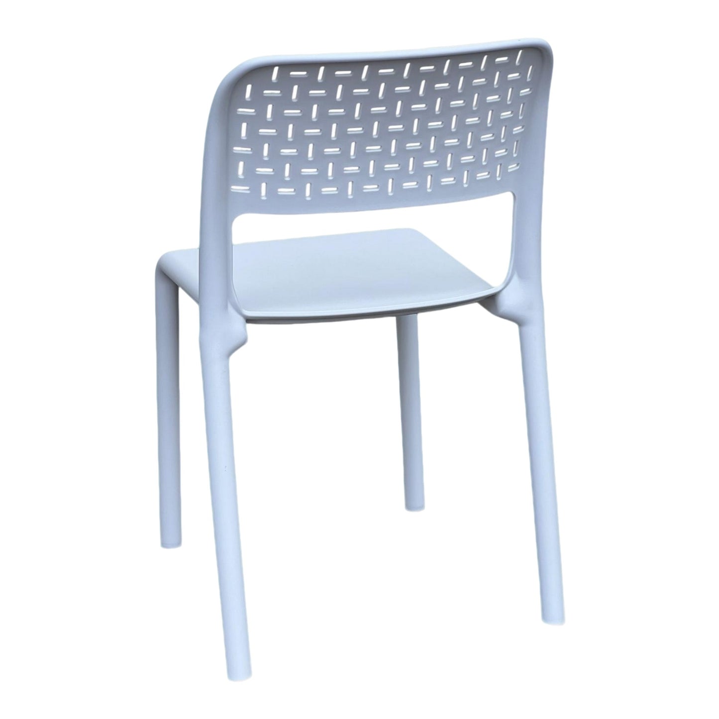 Silla azul con respaldo calado para jardín, terraza y uso exterior