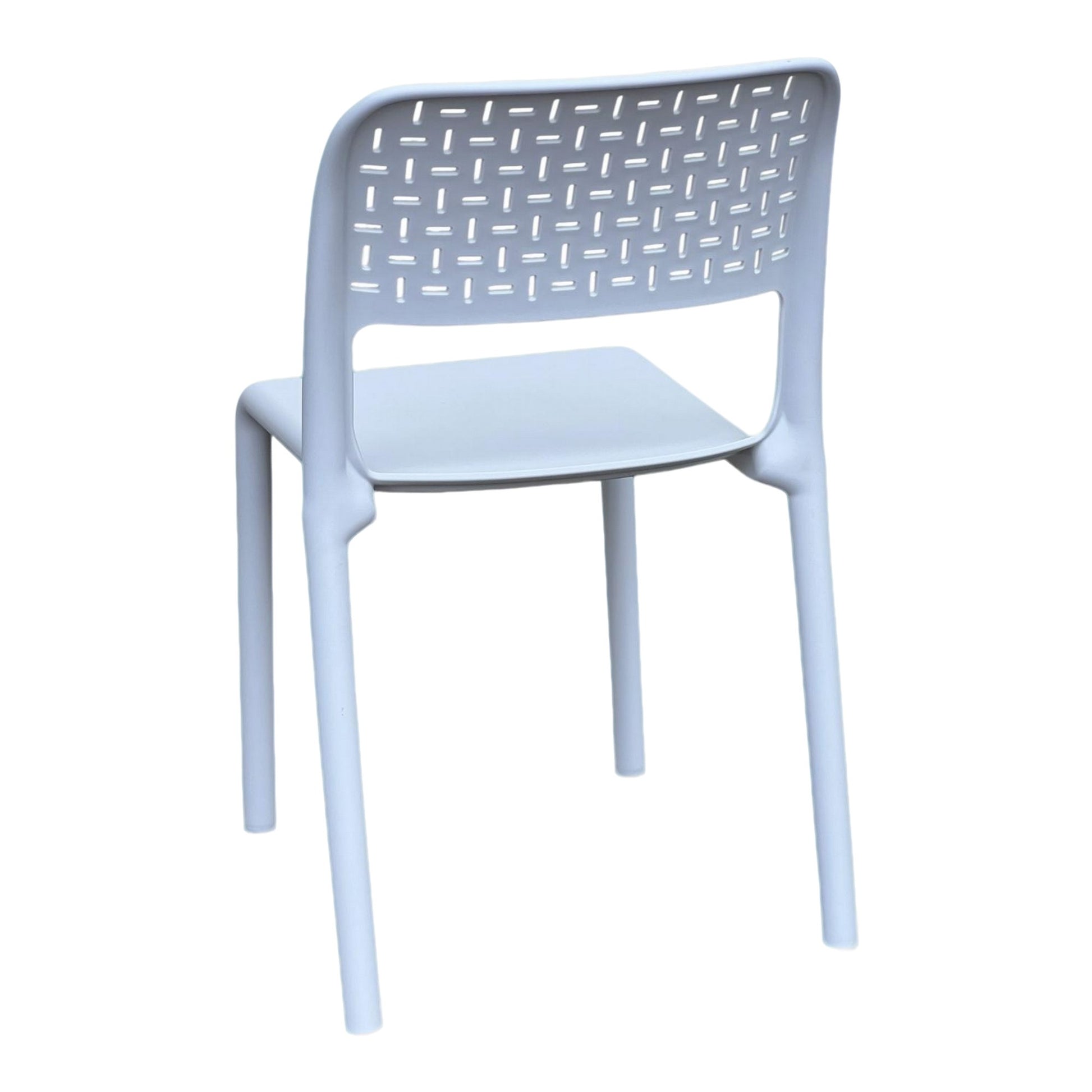 Silla azul con respaldo calado para jardín, terraza y uso exterior