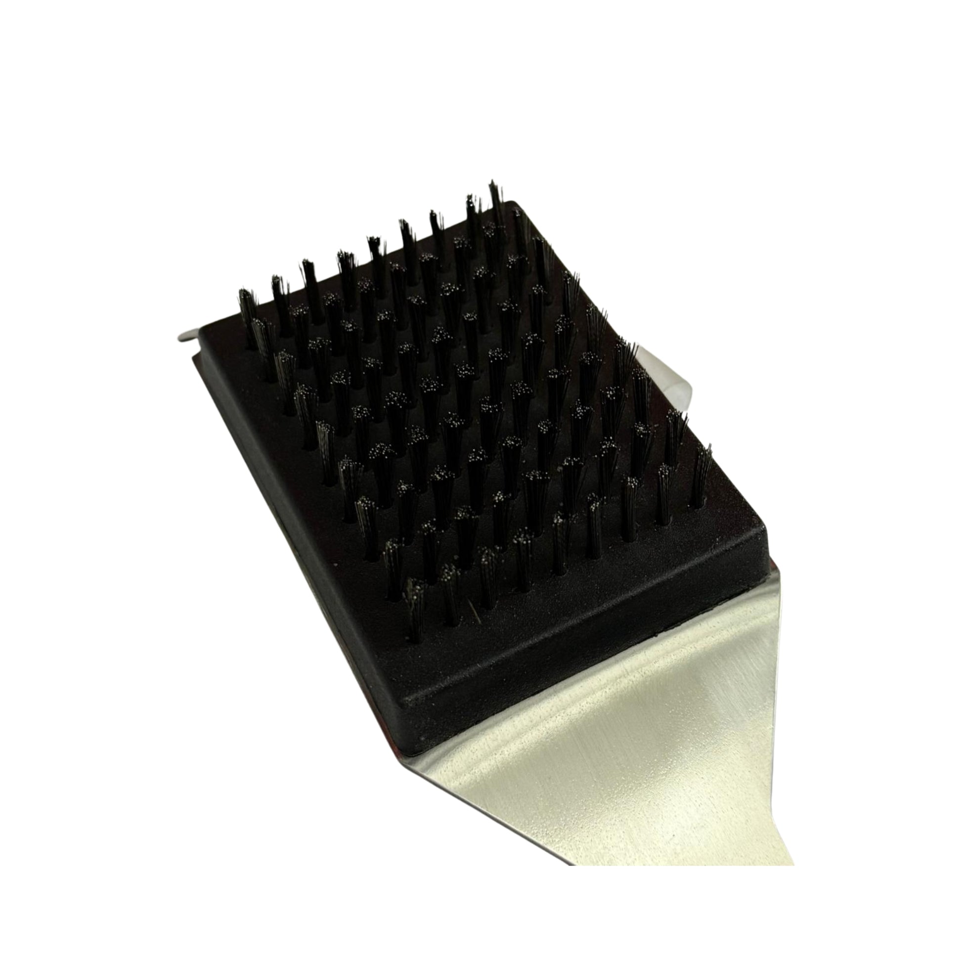 Cepillo para limpieza de parrilla incluido en set premium de herramientas BBQ